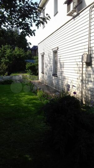 Дом 194,6 м² на участке 12 сот.