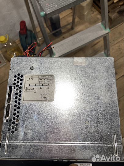 Штатная магнитола с рамкой на Skoda rapid 2014