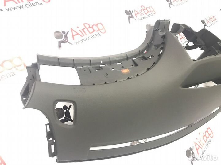 Торпедо панель приборов Subaru Impreza