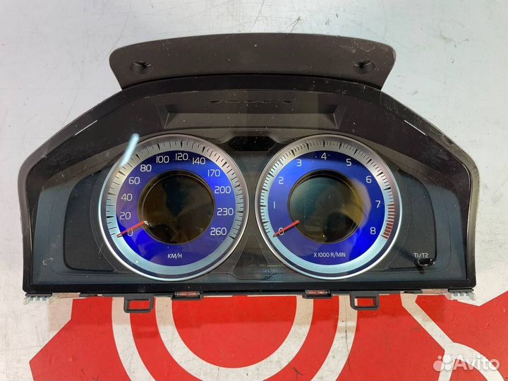 Панель приборов Volvo R-design