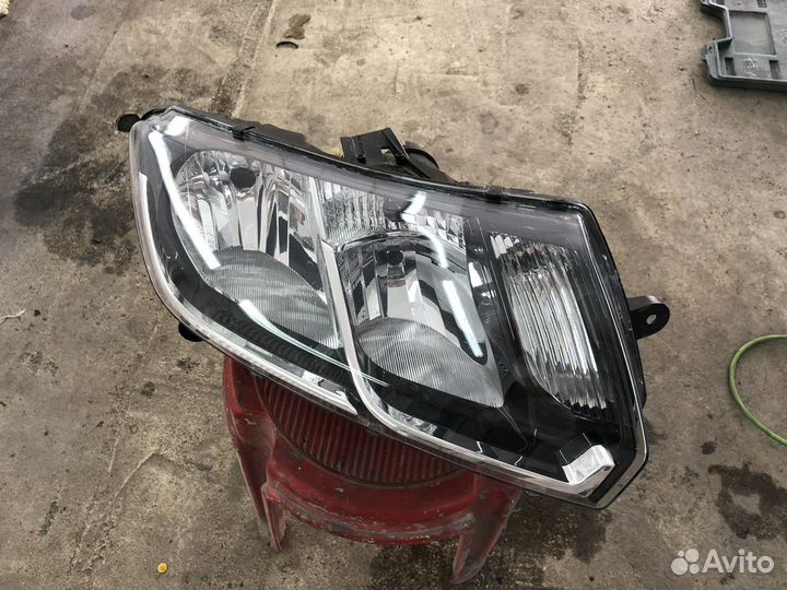 Фара правая LADA largus