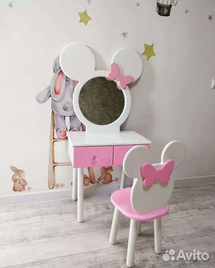 Детский туалетный столик