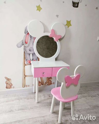 Детский туалетный столик