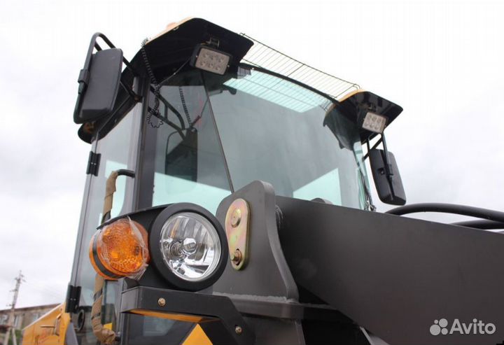 Фронтальный погрузчик Redstar ZL300S, 2023