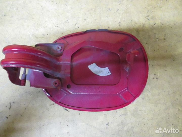 Лючок Mazda Verisa DC5W