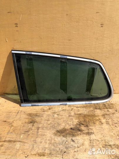 Глухое стекло заднее левое VW Passat B7