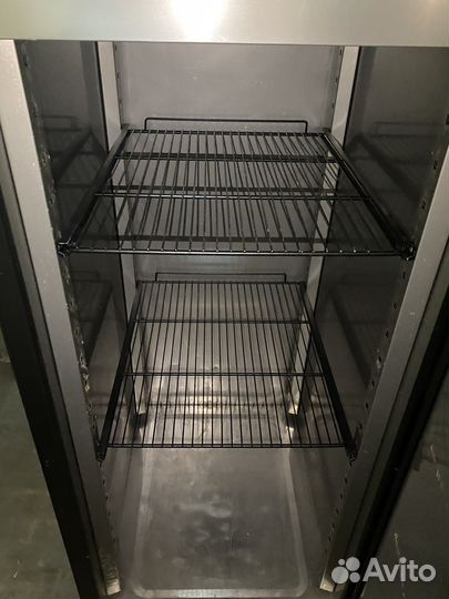 Холодильный шкаф