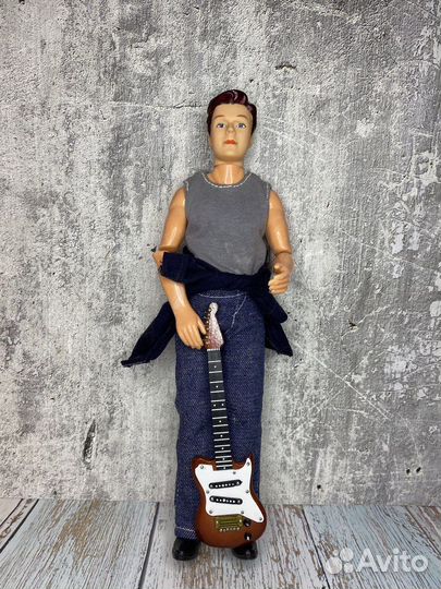 Кукла модель Кевин с гитарой