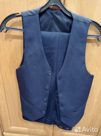 Школьный костюм для мальчика 140-146 синий