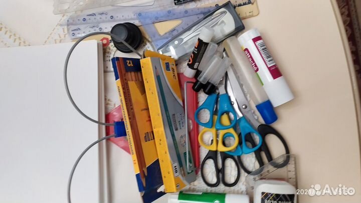 Степлеры и канцелярские товары(школа, офис)