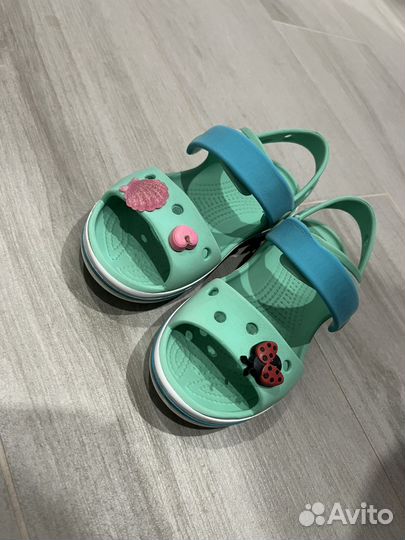 Босоножки для девочки crocs c11
