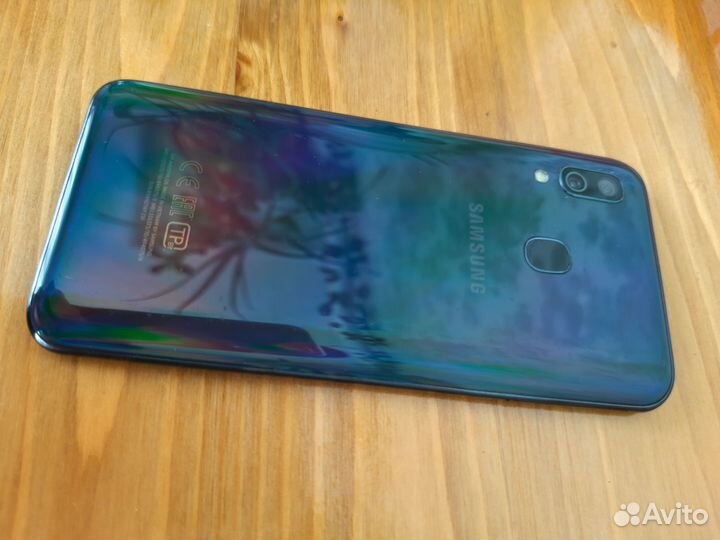 Samsung Galaxy A40, 4/64 ГБ