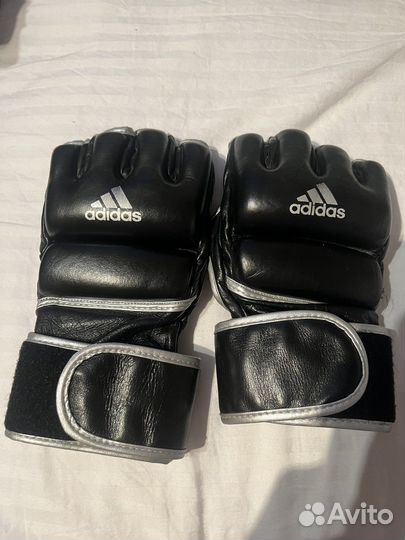 Спортивные перчатки