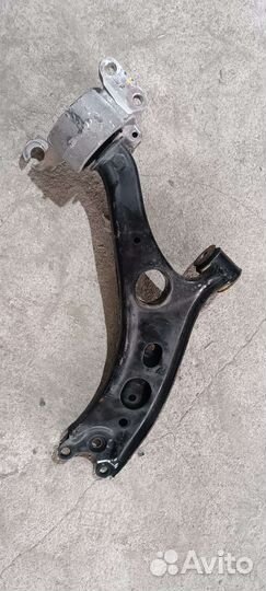 Рычаг нижний передний левый Honda crv5.Оригинал