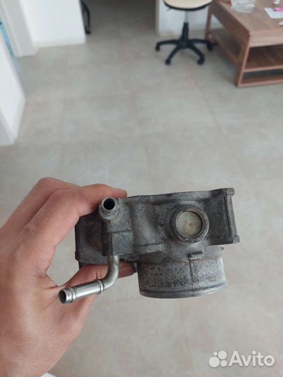 Продам дроссельную заслонку