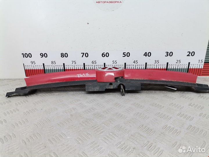 Решетка радиатора для Volkswagen Golf 4 1J0853653C