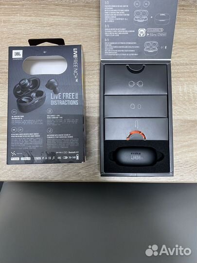 Беспроводные наушники jbl live