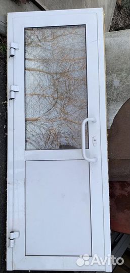 Дверь входная алюминиевая бу