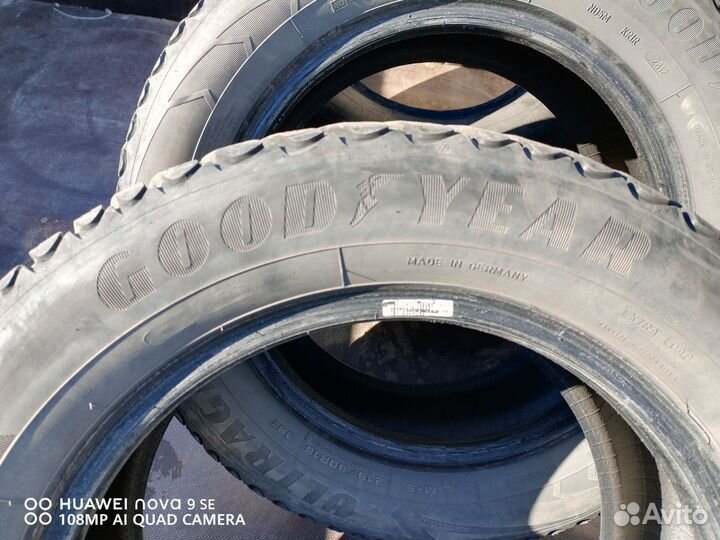 Goodyear Ultragrip Ice Arctic 215/60 R16