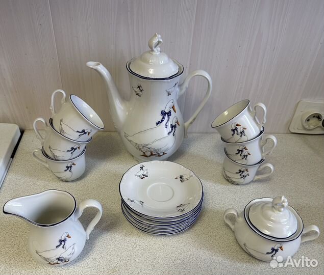 Продам новый сервиз (15 предметов)