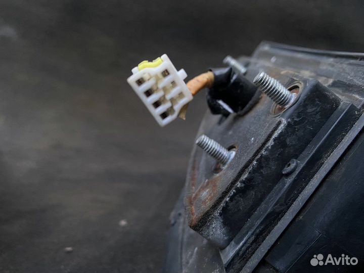 Правое зеркало Mitsubishi lancer 9