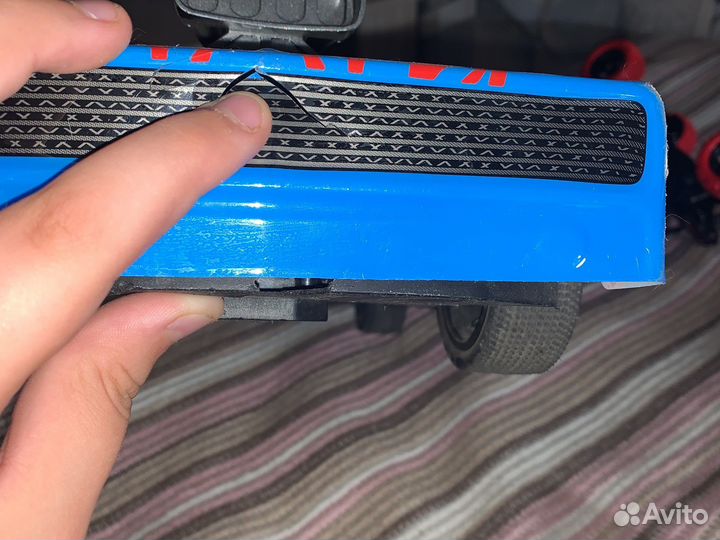 Автомобиль на пульте hotwheels