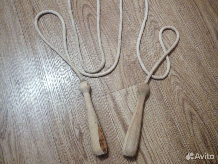 Гимнастическая скакалка