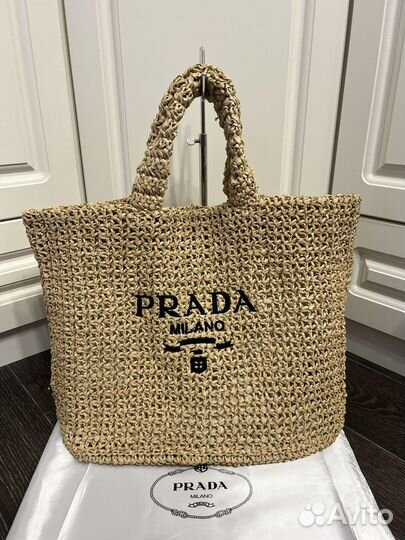 Соломенная сумка Prada