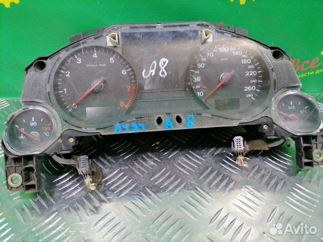 Щиток панель приборов Audi A8 2.0 1990