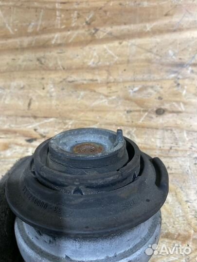 Подушка двигателя Mercedes-Benz E-Class W210