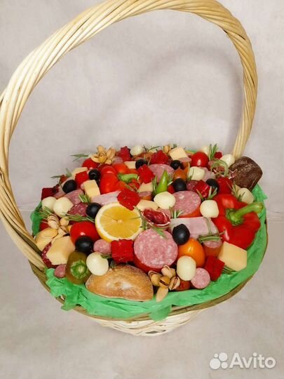 Мужской букет, бокс с колбасой, мужская корзина