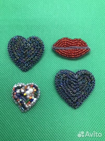 Брошь ручной работы из бисера