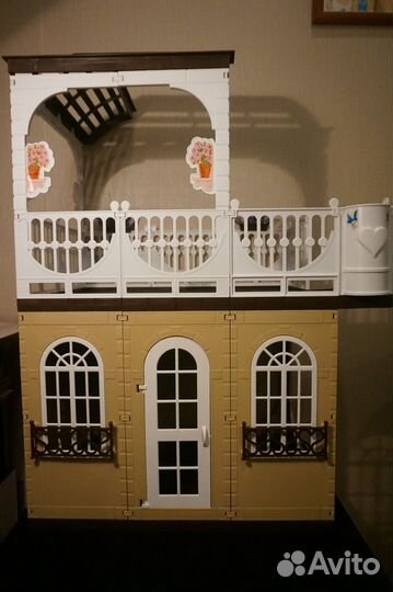 Кукольный домик с мебелью
