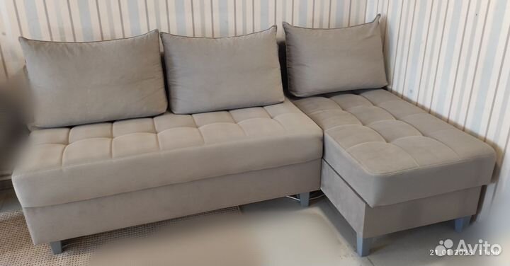 Диван угловой малогабаритный