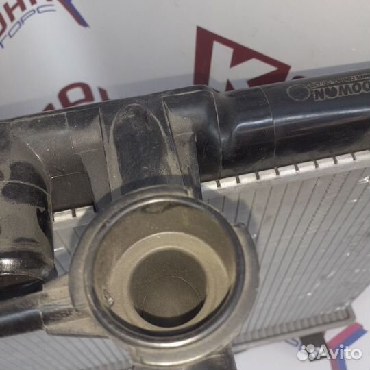 Радиатор охлаждения двигателя M T 253101C010 hyun