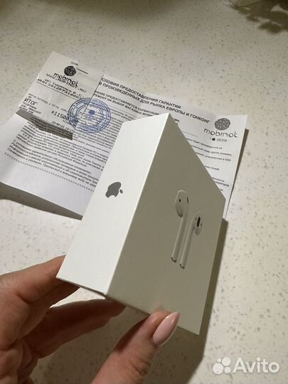 Беспроводные наушники apple airpods новые