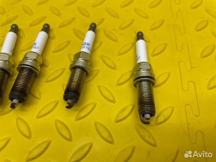 Свеча зажигания Renault Duster HJD H4MG446P002512