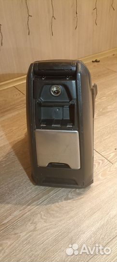 Подлокотник консоль Volvo XC 90