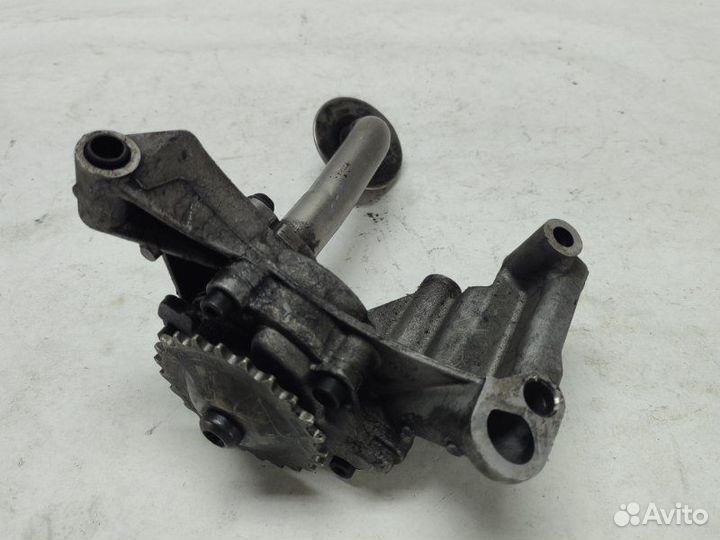 Масляный насос Volkswagen Passat B6 2005-2011