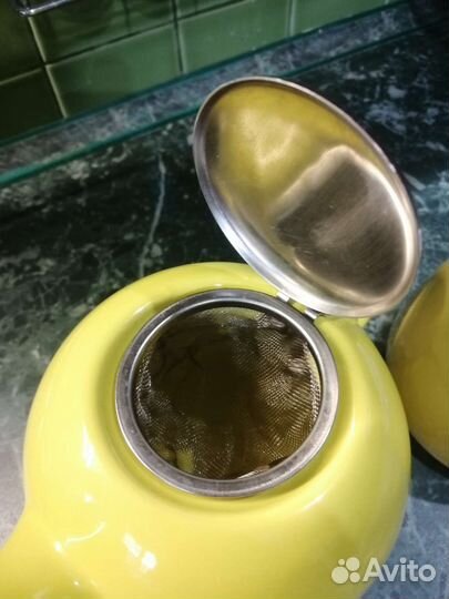 Заварочный чайник и кружка