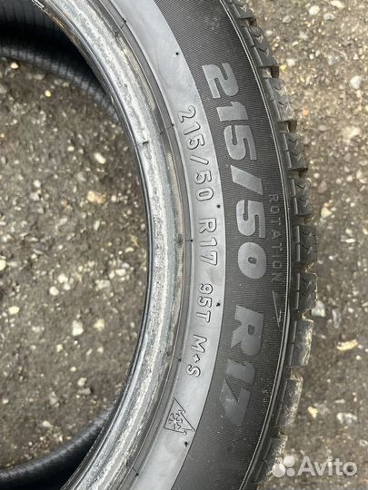 Pirelli Formula Ice 215/50 R17 95T