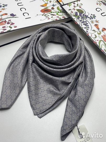 Шелковый платок Gucci