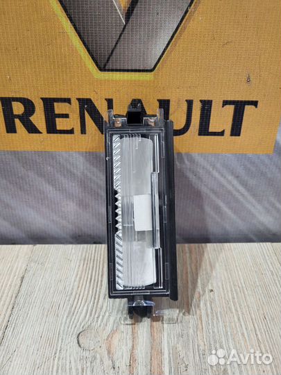 Подсветка номера фонарь Renault symbol 2 NEW 08