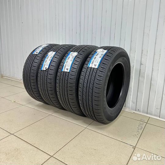 Triangle TR928 215/65 R16