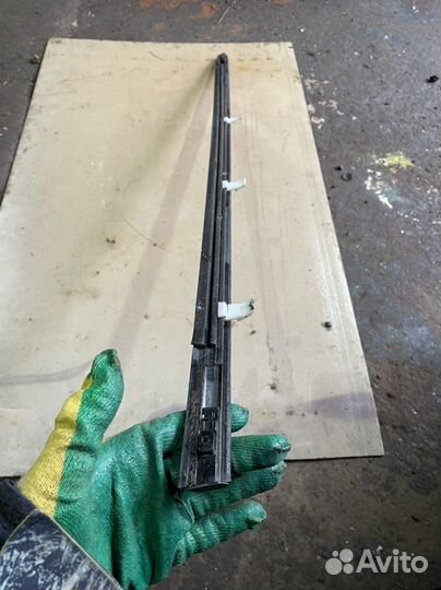 Антара молдинг стекла передний левый бархотка