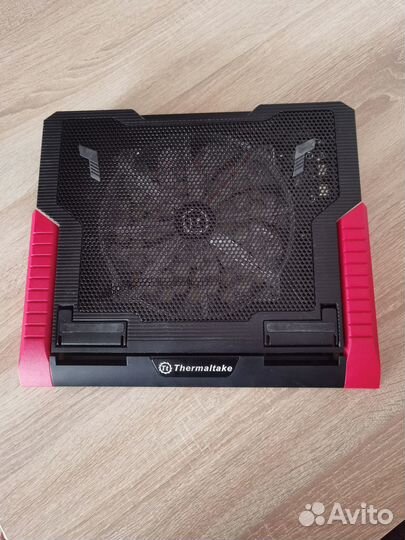 Охлаждающая подставка для ноутбука Thermaltake