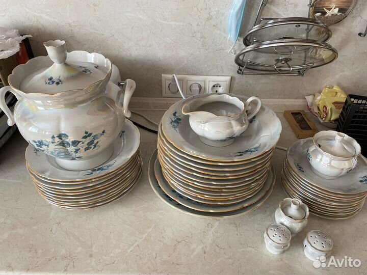 Набор столовой посуды на 12 персон