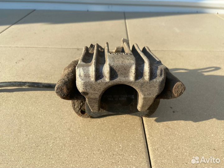 Тормозной суппорт задний левый Volkswagen Golf 4