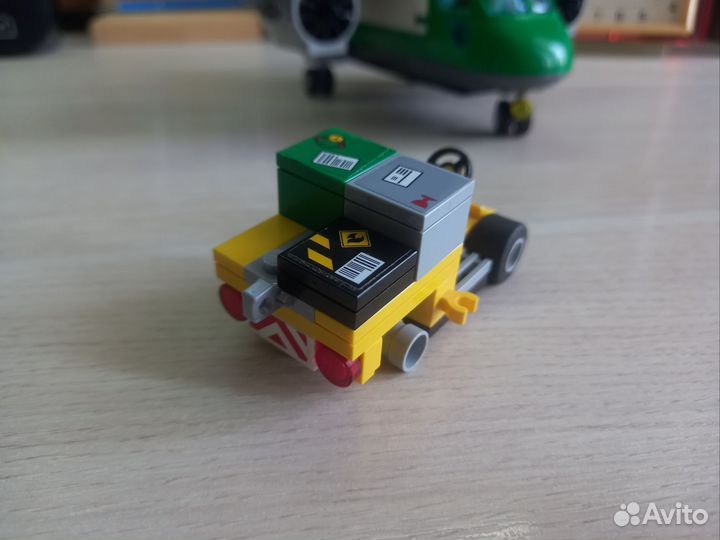 Lego City 60101 Грузовой самолёт в аэропорту