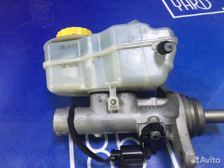 Главный тормозной цилиндр Skoda Rapid NH3 cwvb